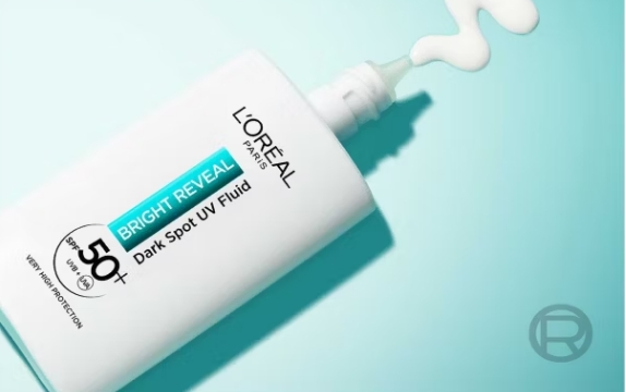 L'Oréal Paris 巴黎欧莱雅亮白烟酰胺防晒液 SPF 50+ 50ml 5折 ￡9.99（约96.1元）购物返利请关注公众号：芒省真好省