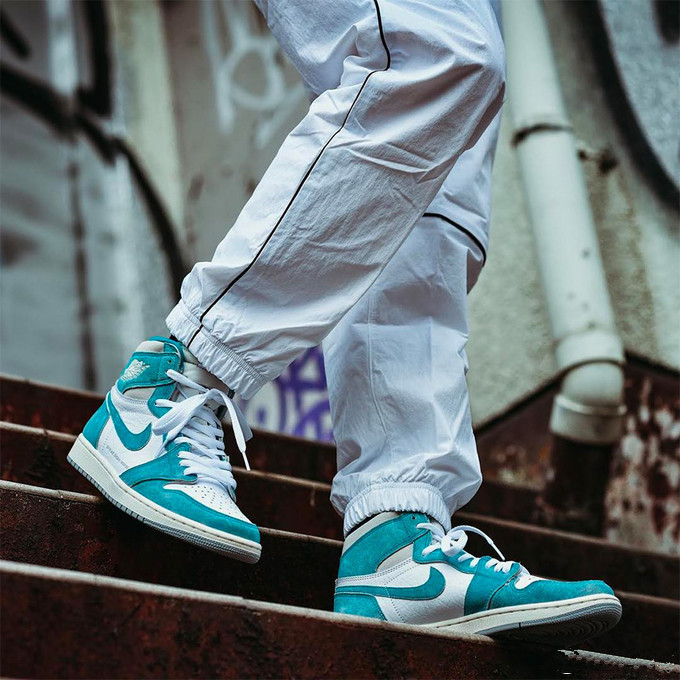 Air Jordan 1 Retro High OG “Turbo Green” 