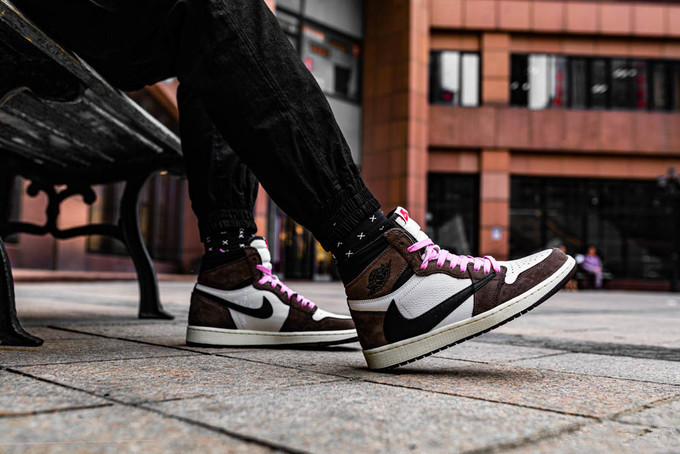 Travis Scott x Air Jordan 1