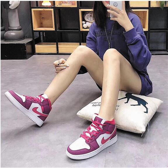 Air Jordan 乔丹Jordan AJ 1白粉中童