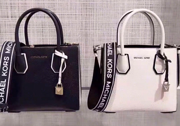 Michael Kors Mercer Logo背带锁头风琴包Michael Kors Mercer Logo背带锁头风琴包