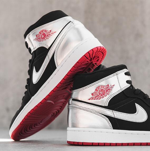 AIR JORDAN 1 MID Johnny Kilroy” 黑银