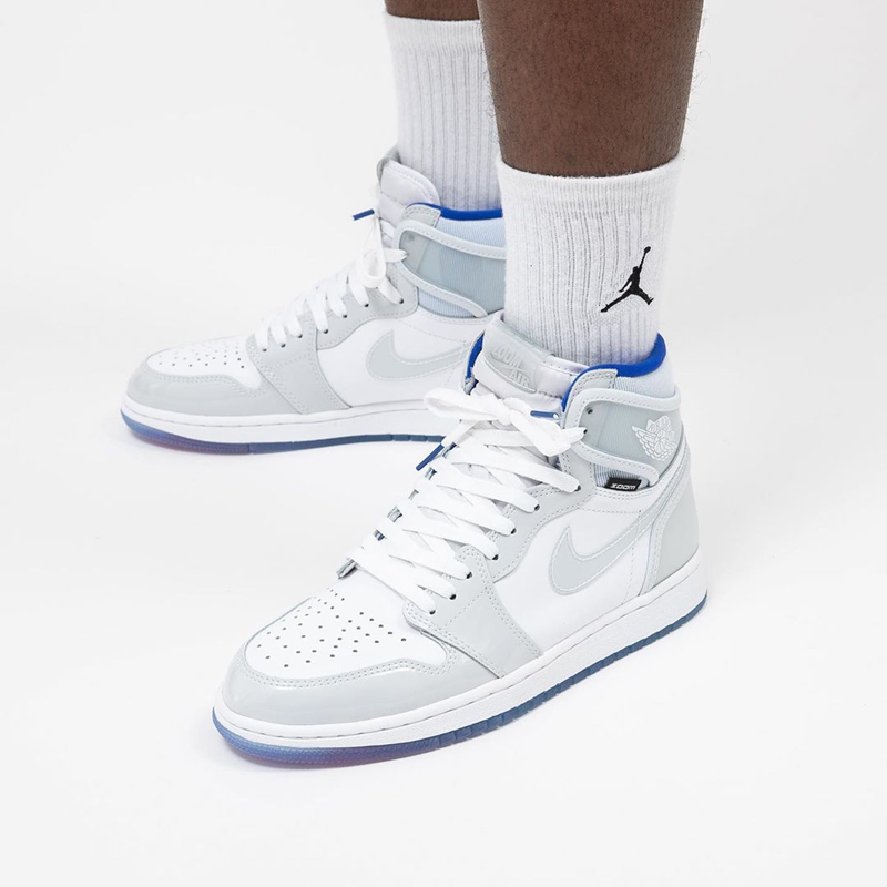 小 Dior 来了！Air Jordan 1 R2T 新配色周六上市海淘发售！