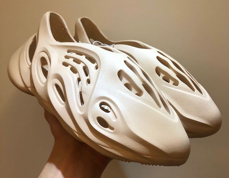 Yeezy Foam Runner 四款配色实物曝光！预计今夏海淘发售！