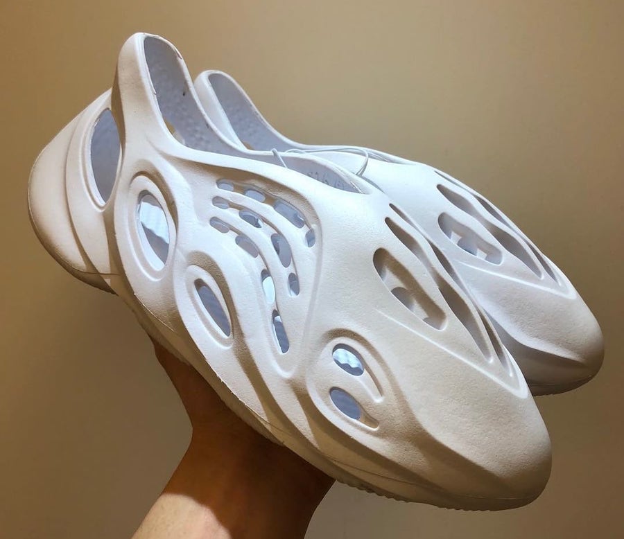 Yeezy Foam Runner 四款配色实物曝光！预计今夏海淘发售！