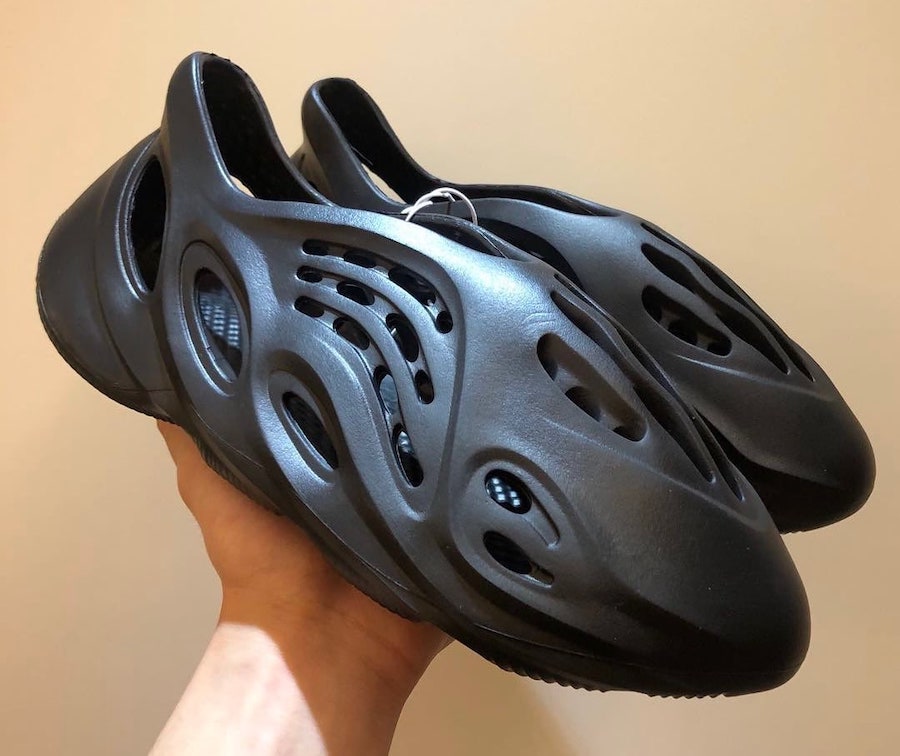 Yeezy Foam Runner 四款配色实物曝光！预计今夏海淘发售！