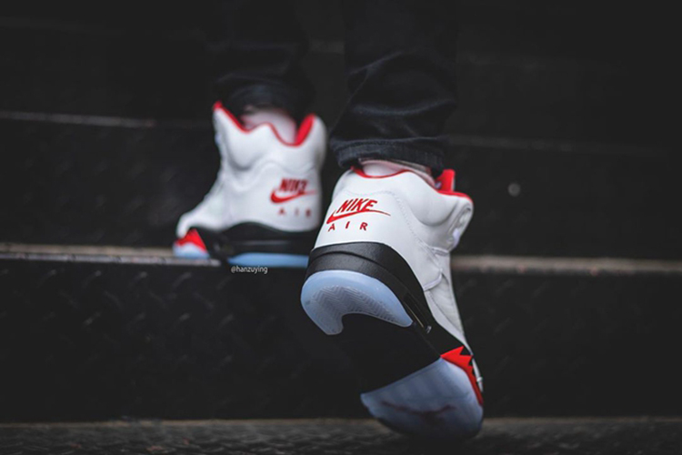 4月球鞋发售汇总！除了Yeezy 700 V3，还有8双重磅AJ等你海淘抢购！