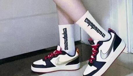 熊猫Dunk平替！NIKE Court Borough Low 2白黑银大童款板鞋售价$65