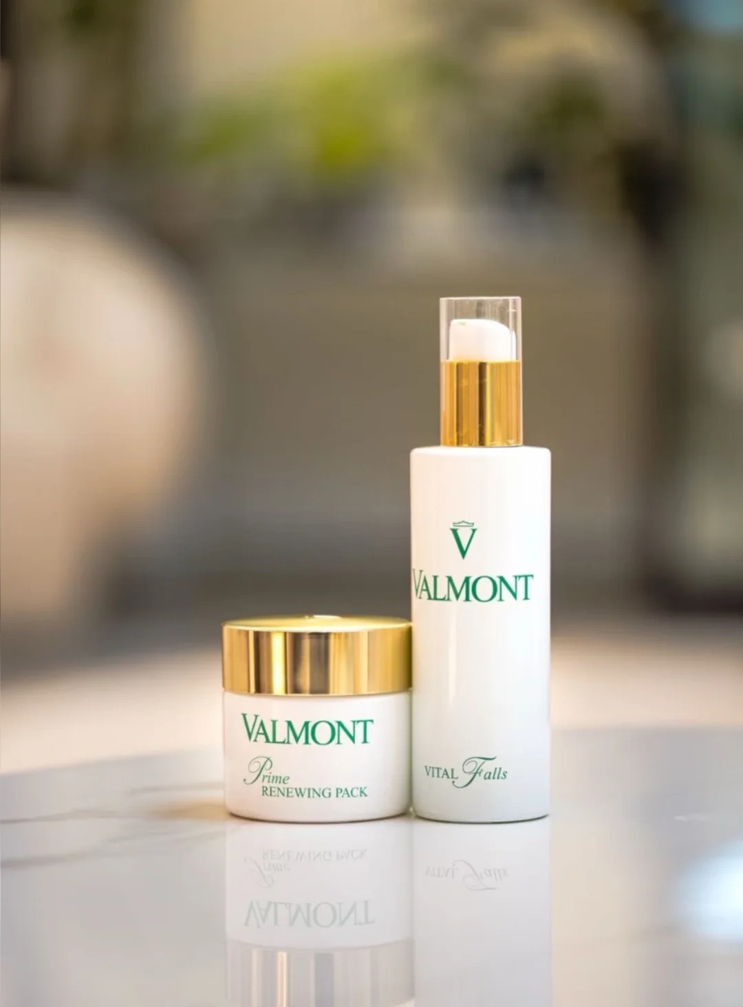 SSENSE：Valmont 贵妇护肤 精选7.5折，入补水面霜、眼霜  购物返利请关注公众号：芒省真好省