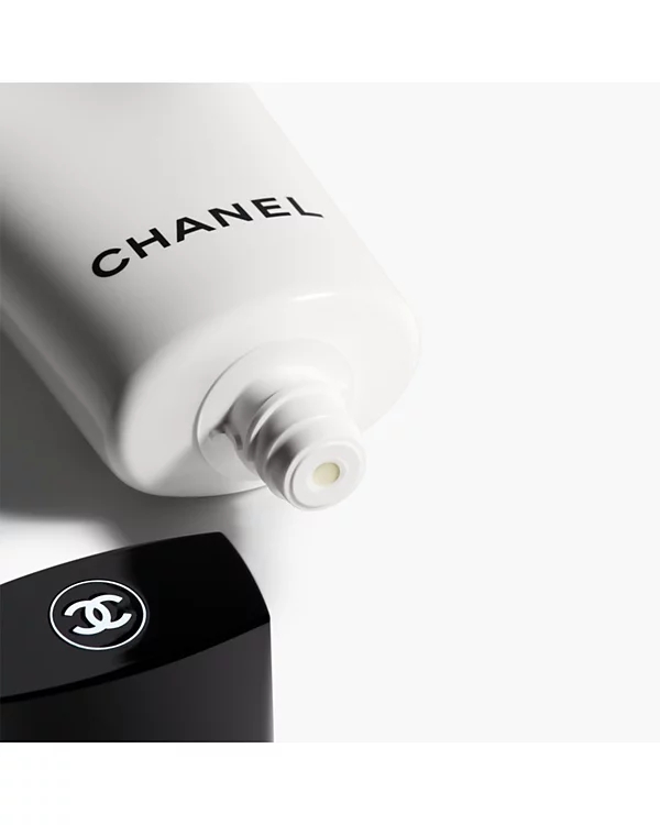 Chanel 香奈儿山茶花洁面 8.5折 $51（约368.91元）购物返利请关注公众号：芒省真好省