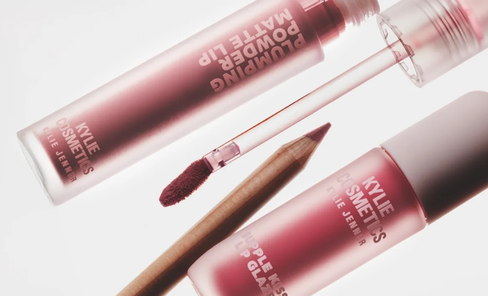Kylie Cosmetics：满$175享7折优惠，入手腮红、唇釉等  购物返利请关注公众号：芒省真好省